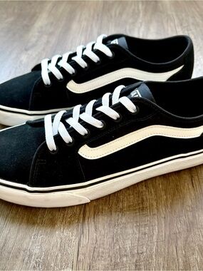 VANS Old Skool Black White Suede 507452 Men’s Size 10.5